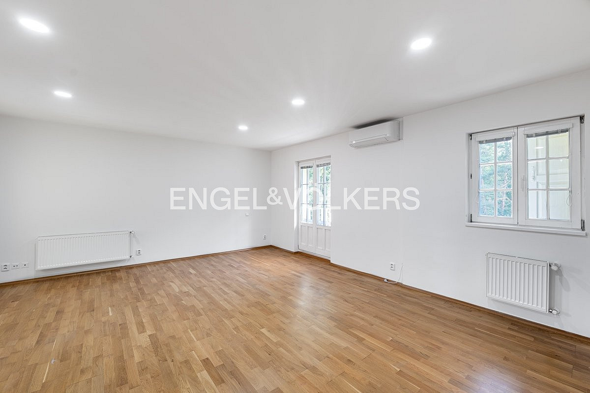Pronájem domu 302 m² s pozemkem 737 m² – fotografie 5