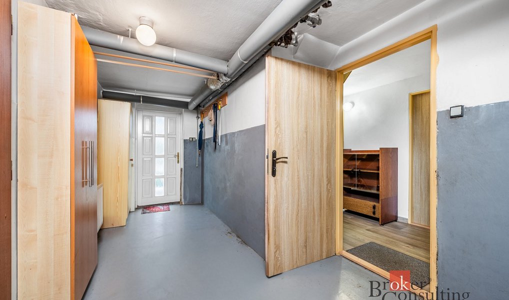 Prodej domu 202 m² s pozemkem 697 m², Bochov – náhled fotky 28