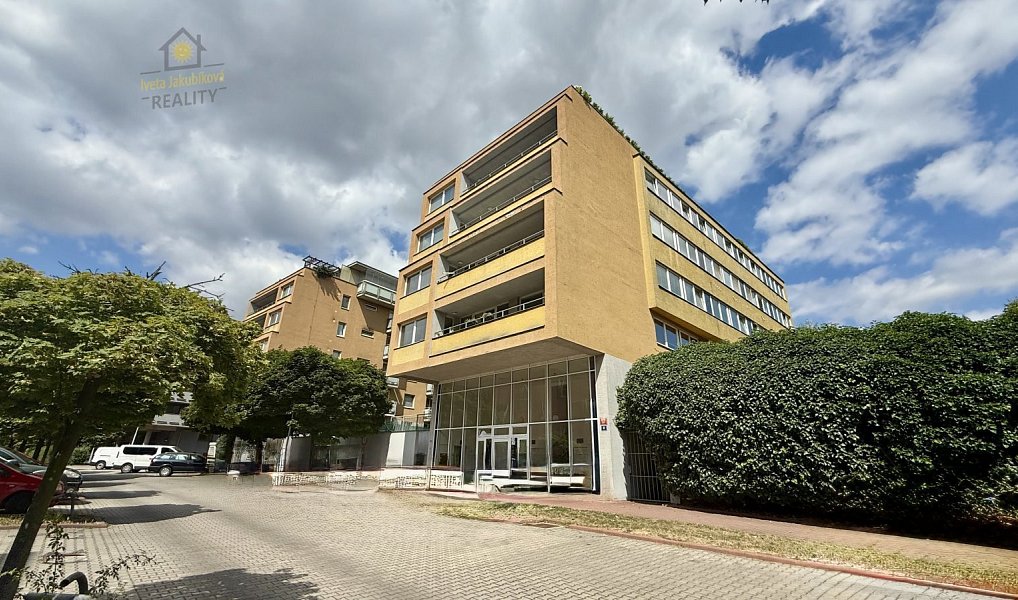 Prodej krytého parkovacího stání, Praha – náhled fotky 6