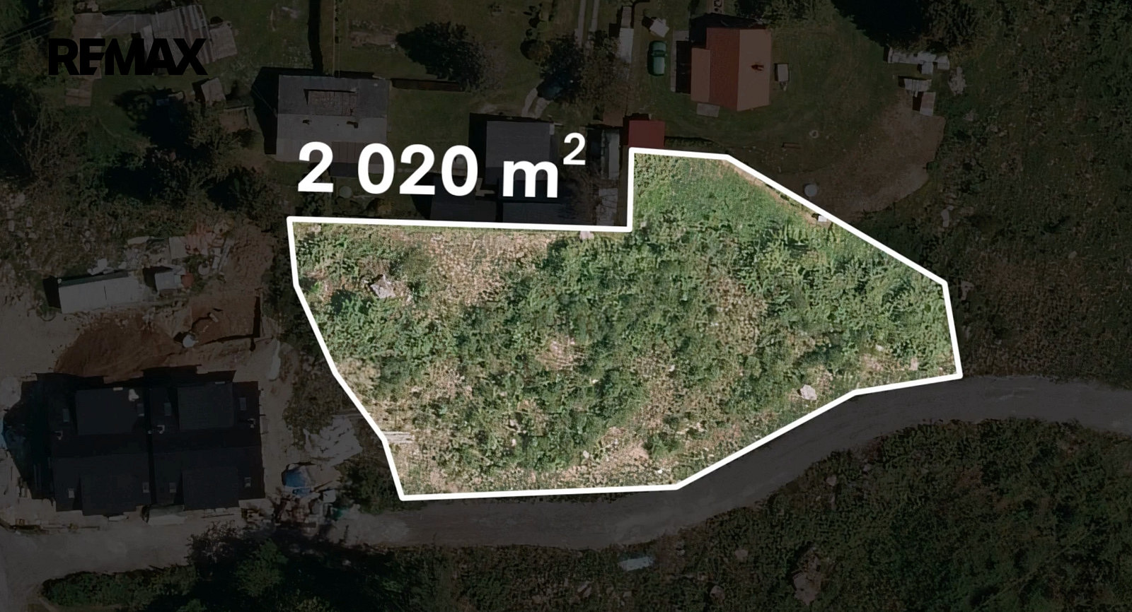 Prodej stavebního pozemku 2 020 m² – fotografie 2
