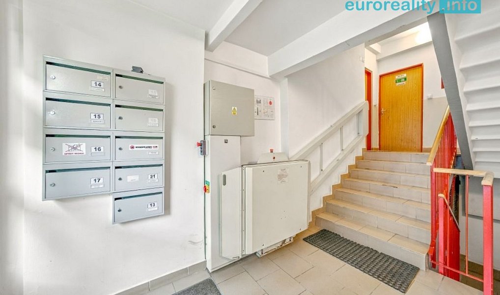 Prodej bytu 2+1 42 m², Milovice – náhled fotky 23