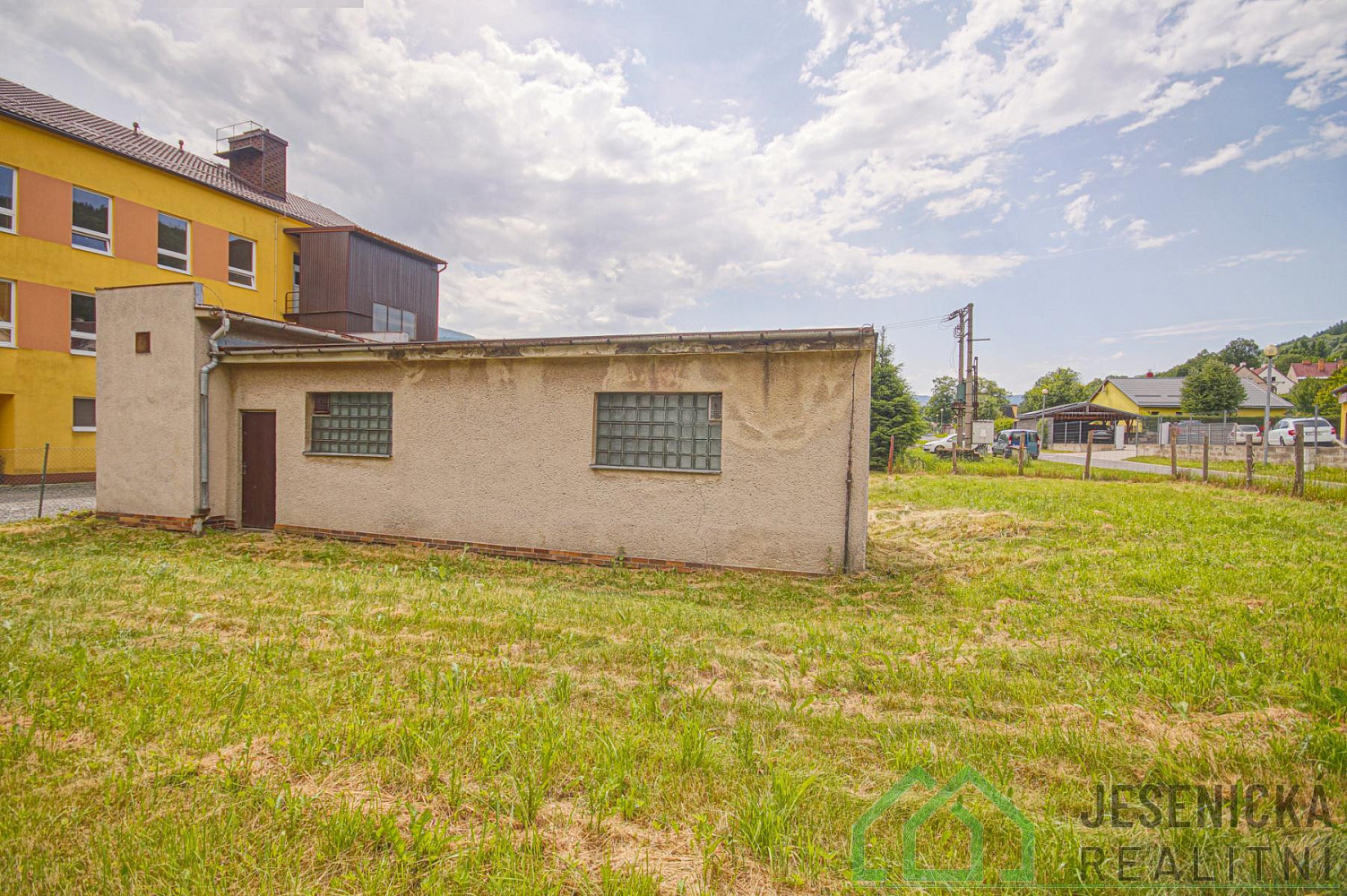 Prodej komerčního pozemku 1 608 m² – pohled 4