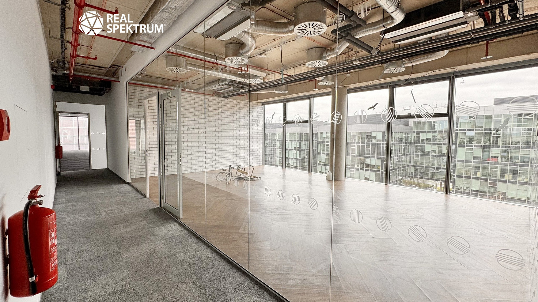 Pronájem celého připraveného kancelářského patra 1 022 m², Palachovo náměstí, Brno – pohled 3