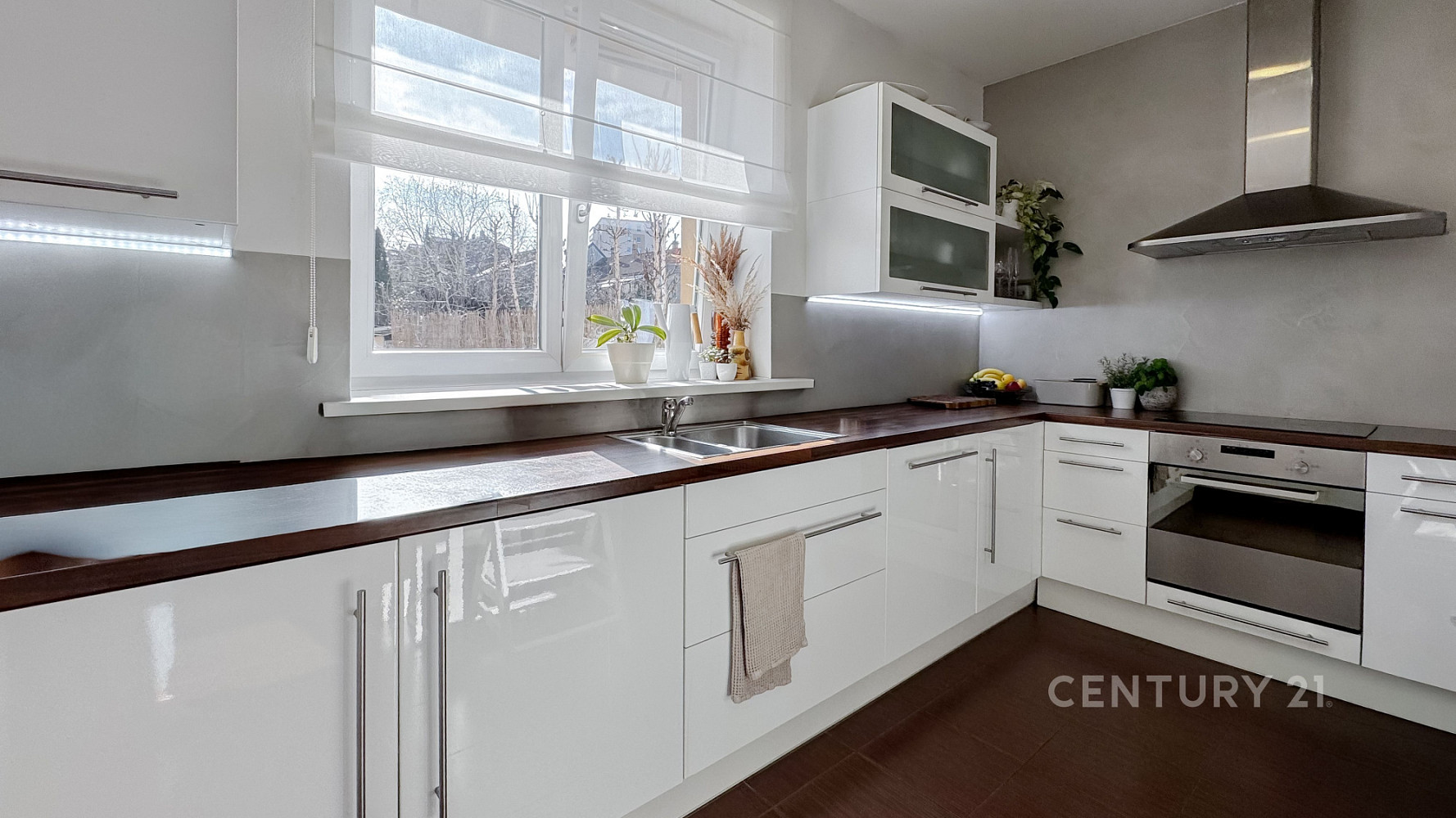 Prodej domu 216 m² s pozemkem 192 m² – fotografie 3