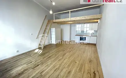 Pronájem bytu 1+kk 42 m², Na Valentince, Praha 5 - Smíchov