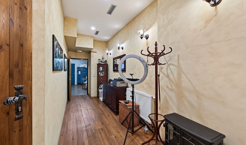 Pronájem obchodních prostor 220 m², Praha – náhled fotky 7