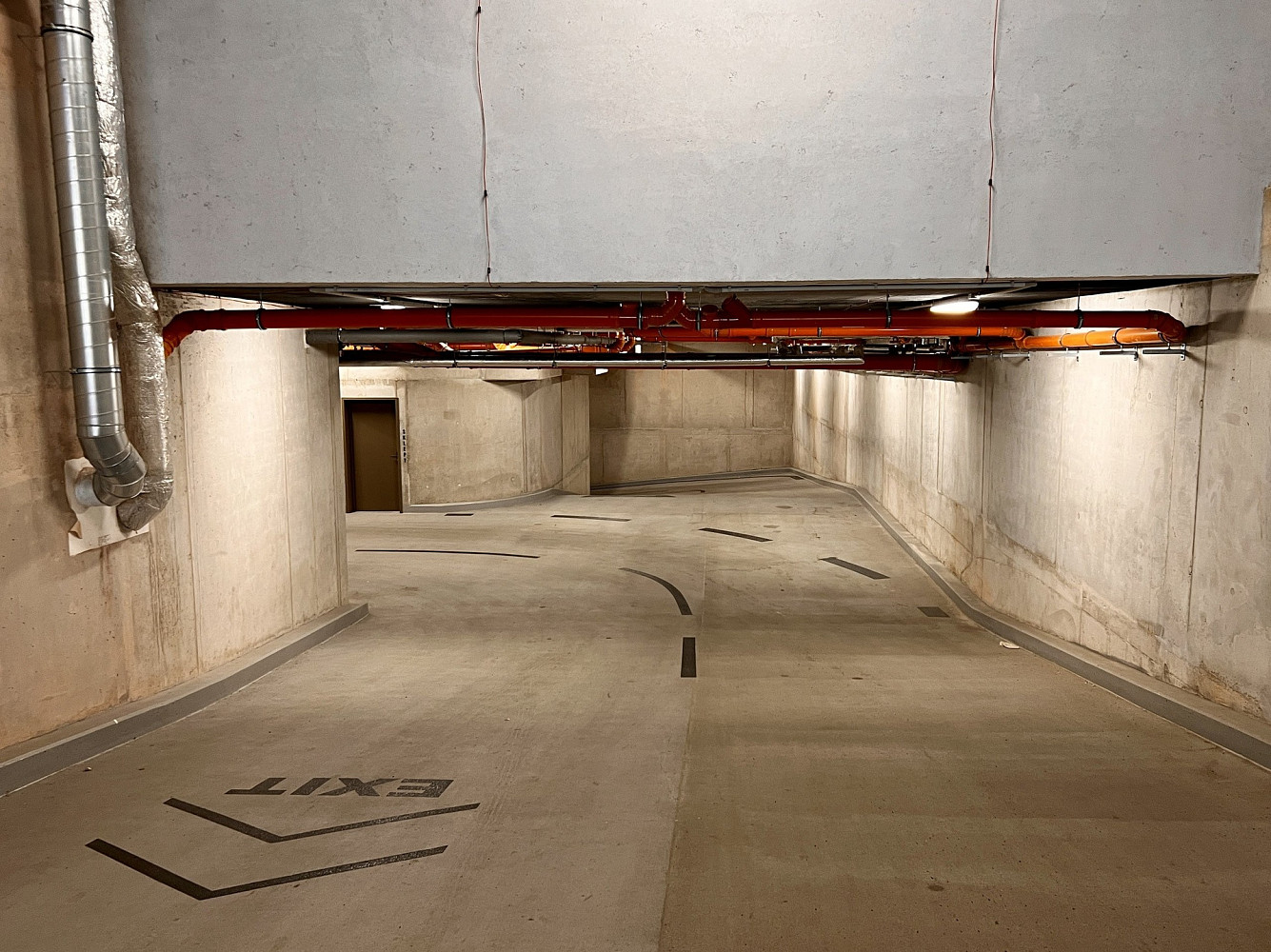 Parkovací místa v podzemní garáži rezidence pekárenský dvůr — photo 3