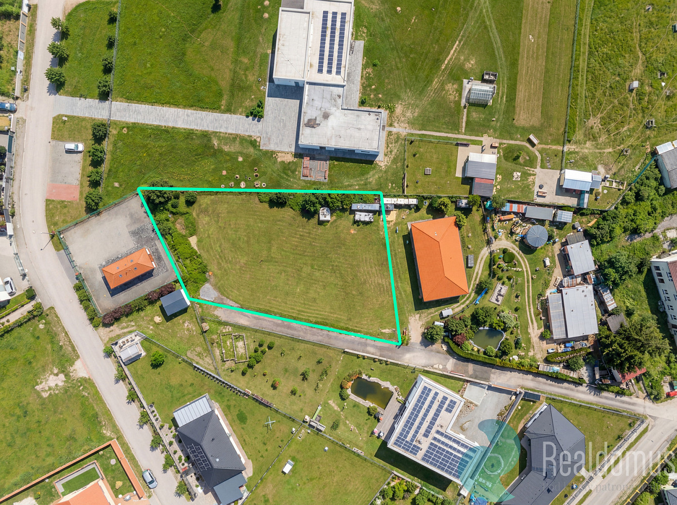Prodej stavebního pozemku 1 638 m²