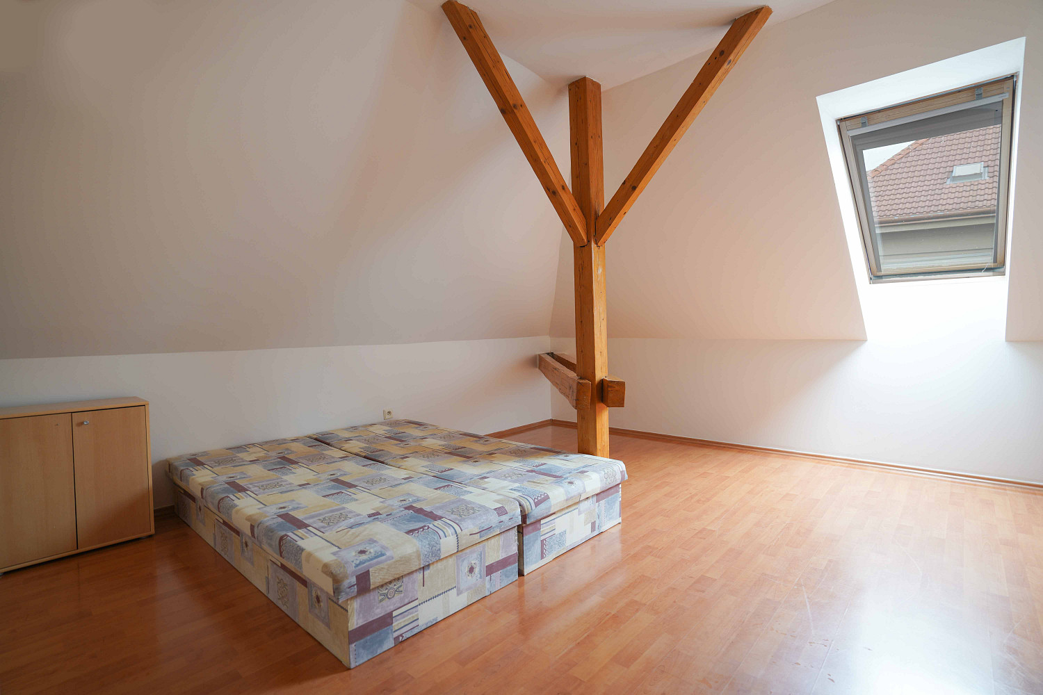 Pronájem bytu 2+1 60 m² – pohled 4