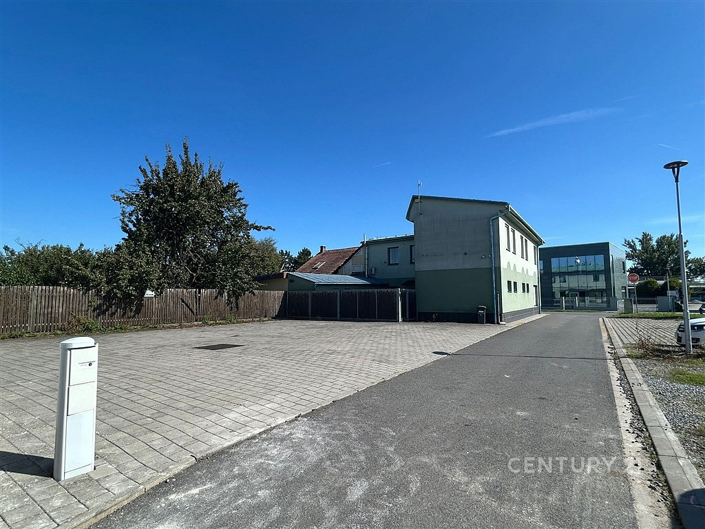 Prodej komerčního objektu (jiného typu) 251 m² — photo 3