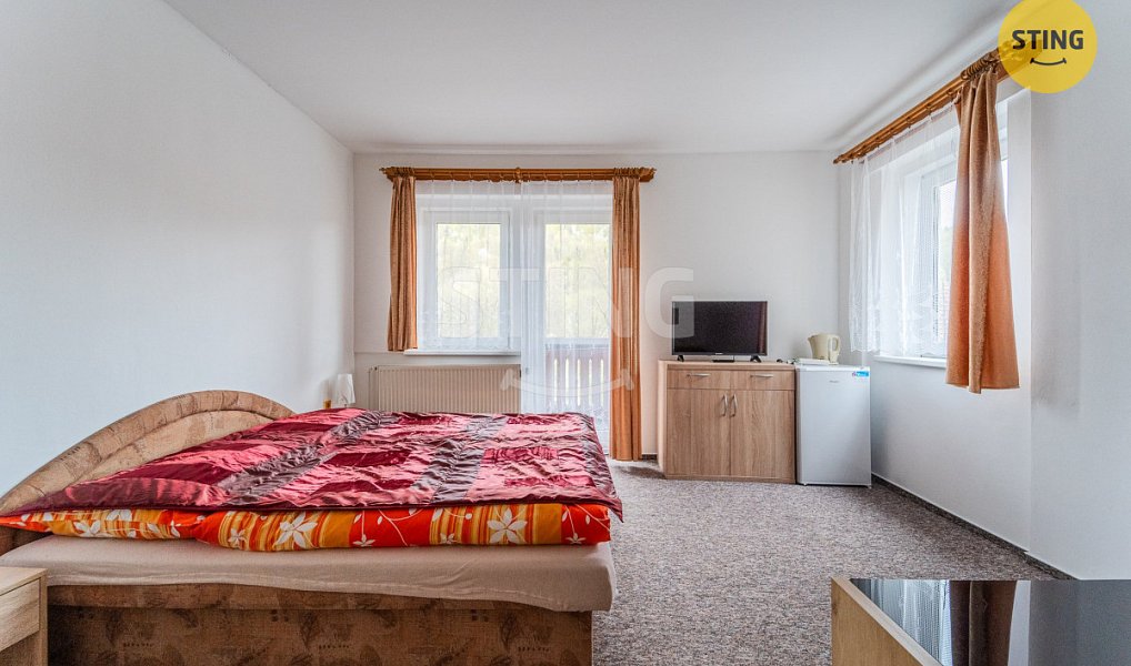 Prodej ubytovacího objektu 813 m², Spálov – náhled fotky 23