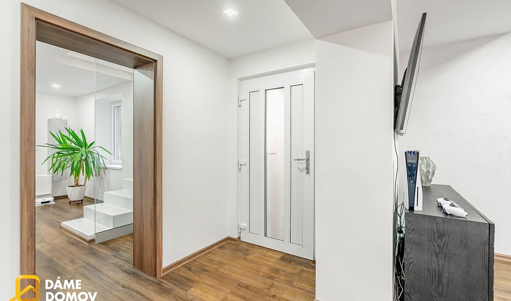 Prodej domu 308 m² s pozemkem 3 861 m², Suchov – náhled fotky 8