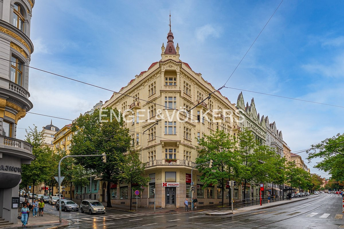 Pronájem skladovacích prostor 329 m²