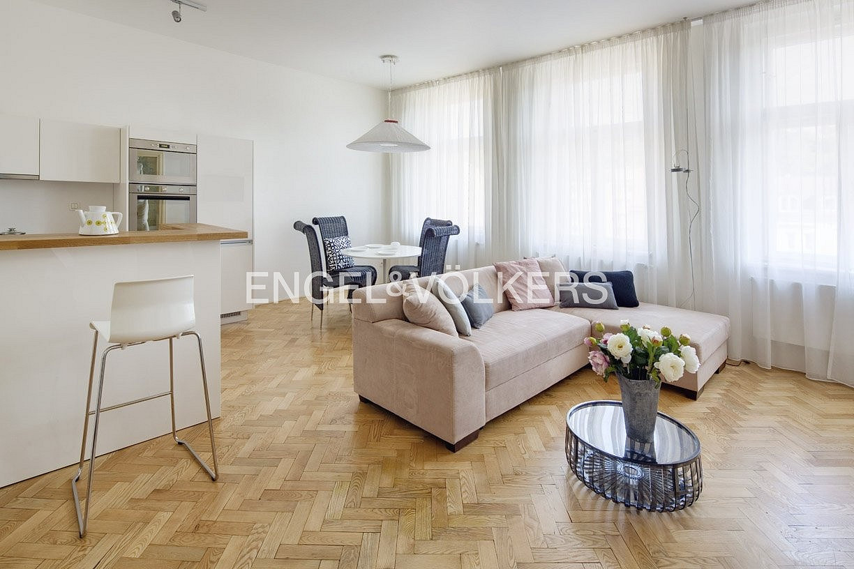 Pronájem bytu 3+kk 100 m²