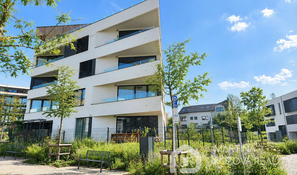 Pronájem bytu 4+kk 120 m², Praha – náhled fotky 26