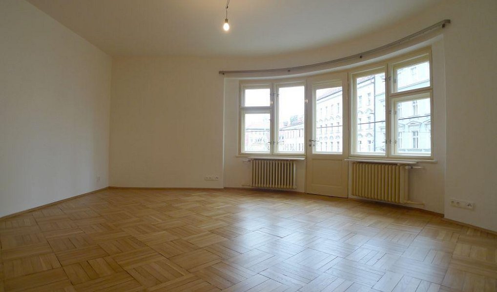 Pronájem kanceláře 127 m², Praha – náhled fotky 3