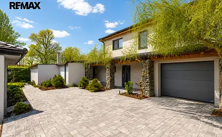 Pronájem domu 273 m² s pozemkem 1 040 m², Libiš, okres Mělník