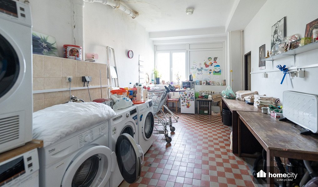 Prodej ubytovacího objektu 1 660 m², Hradec Králové – náhled fotky 23