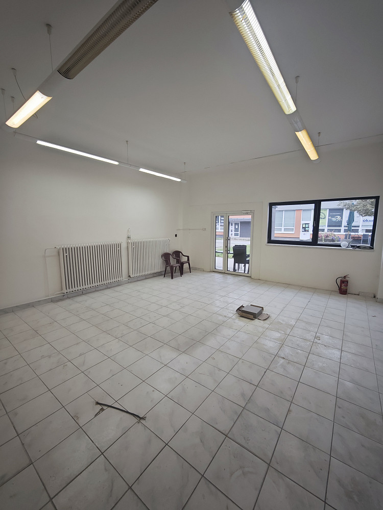 Pronájem obchodních prostor 75 m² – fotografie 2
