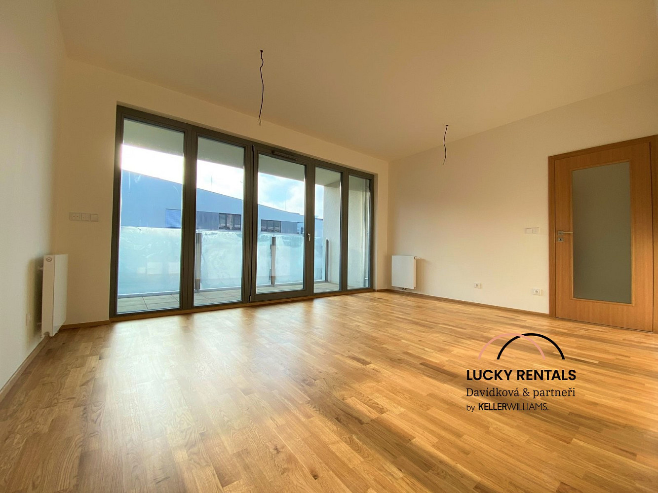 Pronájem bytu 2+kk 57 m² – fotografie 2