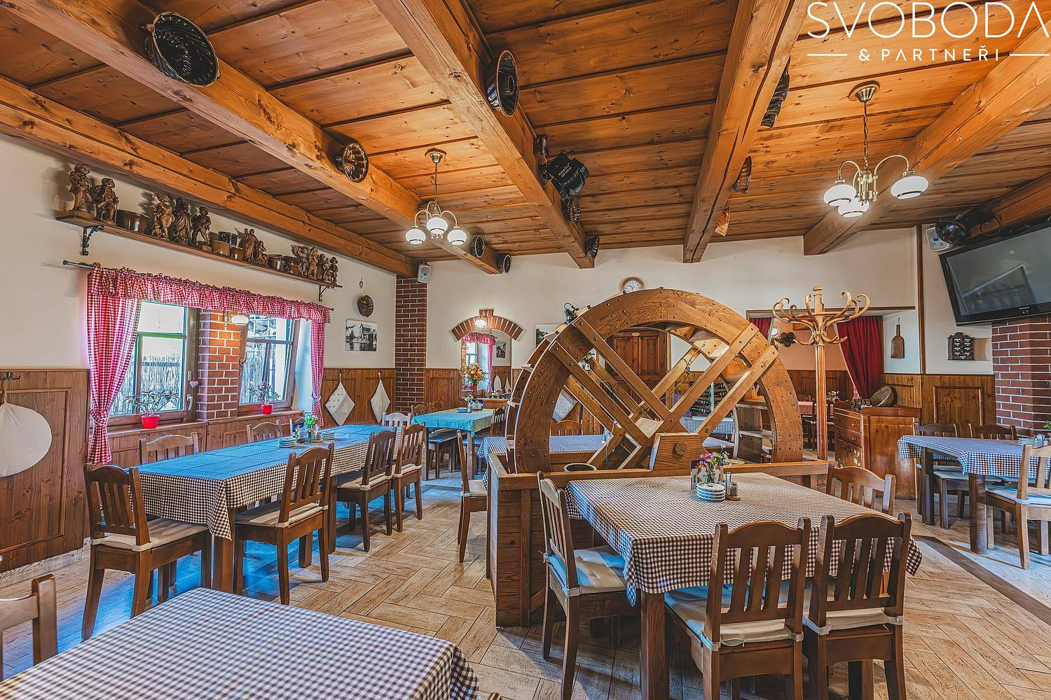 Prodej ubytovacího objektu 915 m² – fotografie 4