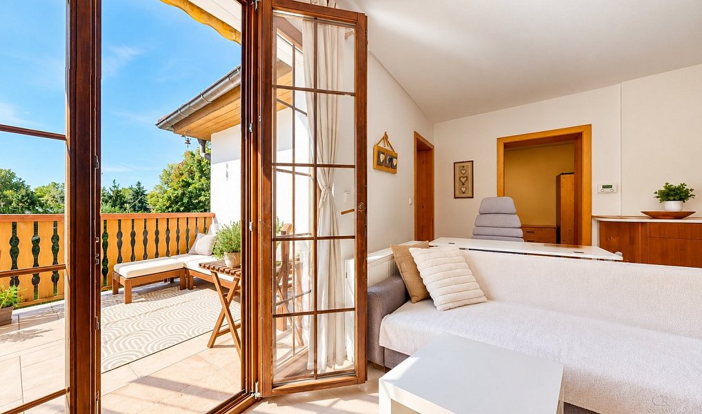 Prodej domu 180 m² s pozemkem 558 m², Káraný – náhled fotky 8