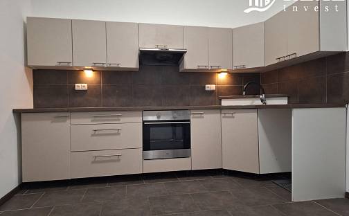 Pronájem bytu 2+1 50 m², nám. 8. května, Meziboří, okres Most