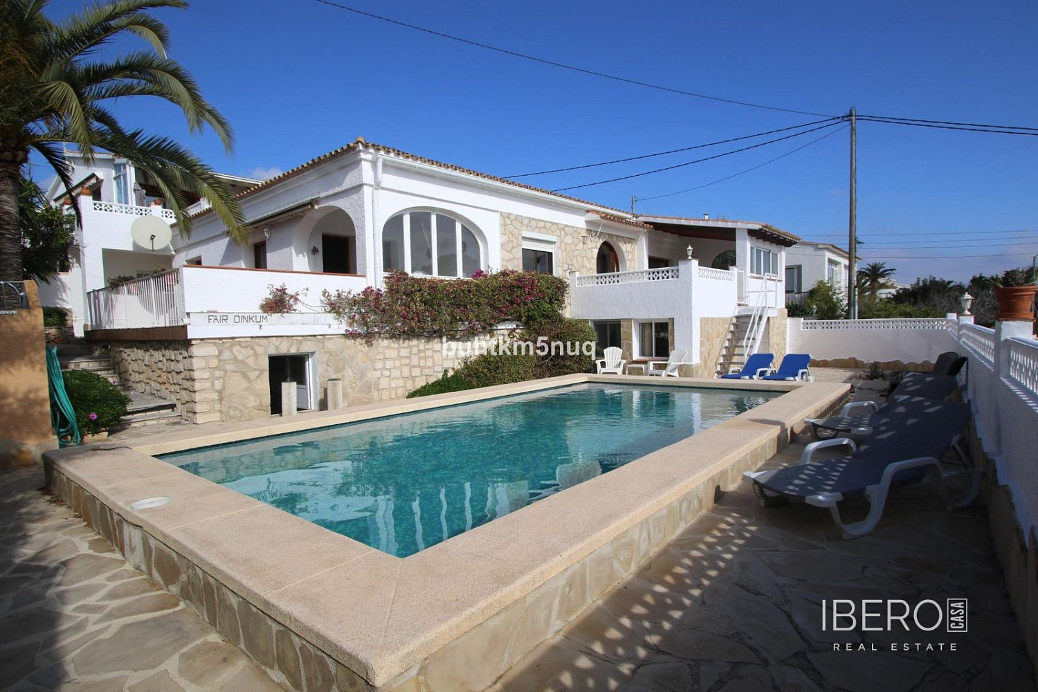Prodej domu 300 m² s pozemkem 1 098 m²