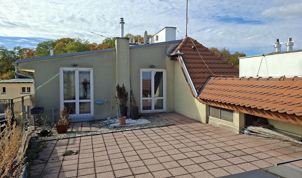 Pronájem bytu 2+kk 101 m², Praha – náhled fotky 2