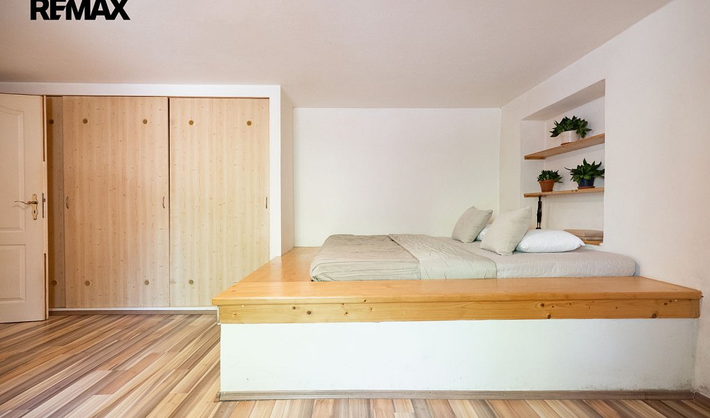 Prodej domu 770 m² s pozemkem 9 150 m², Kundratice – náhled fotky 17