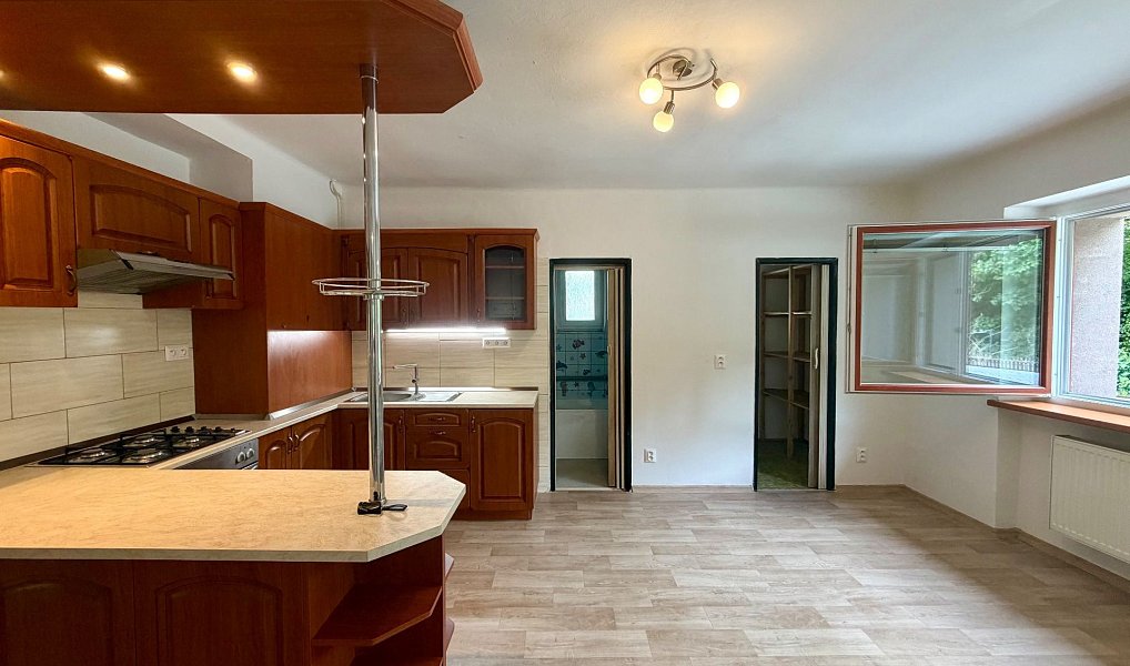 Pronájem bytu 3+1 80 m², Valašské Meziříčí – náhled fotky 3