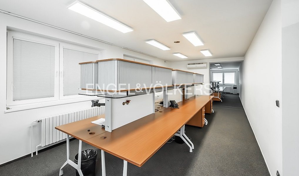 Pronájem kanceláře 700 m², Praha – náhled fotky 4