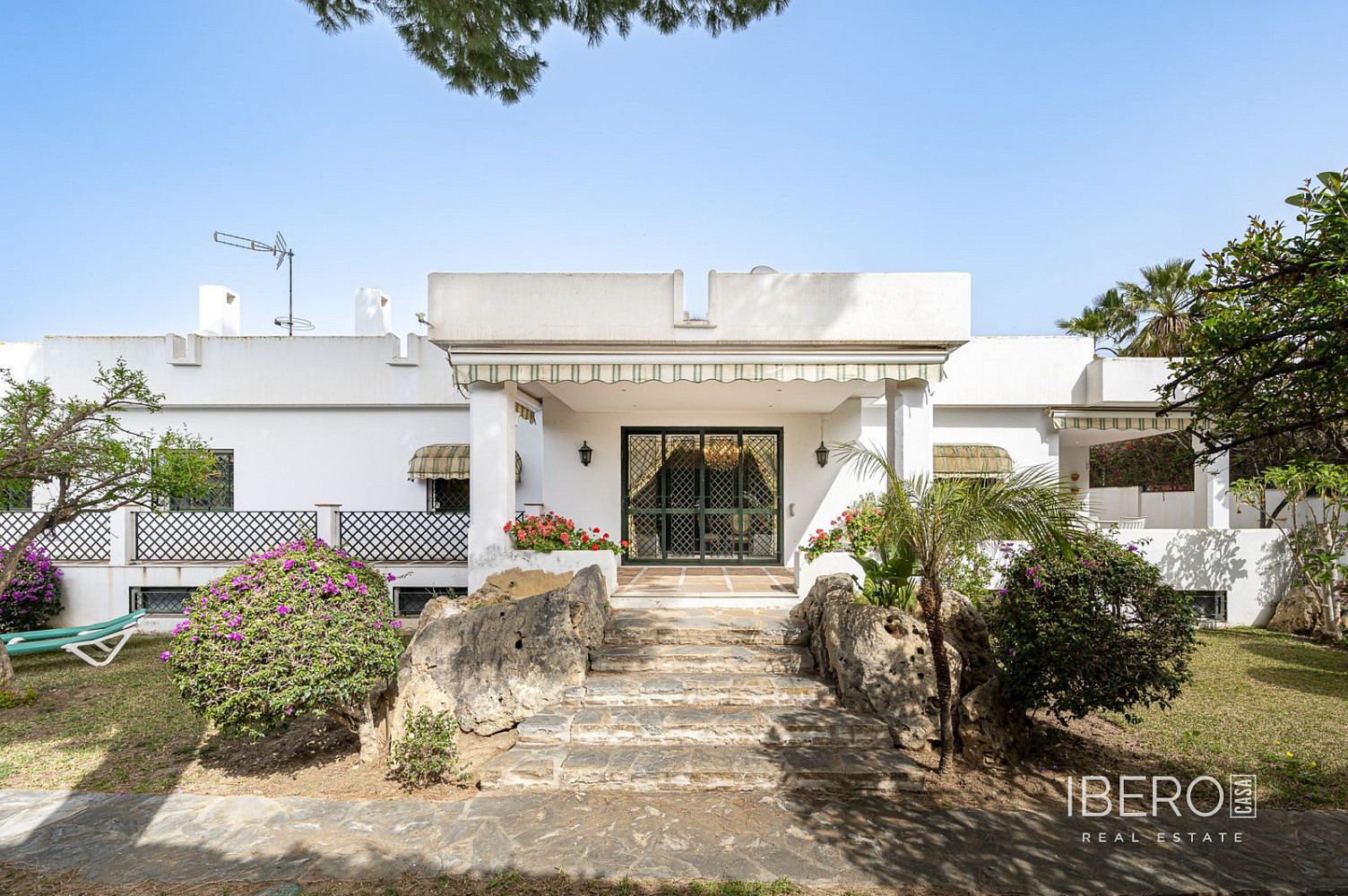 Prodej domu 682 m² s pozemkem 1 018 m²