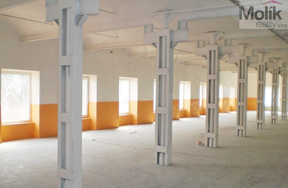 Pronájem skladovacích prostor 600 m²