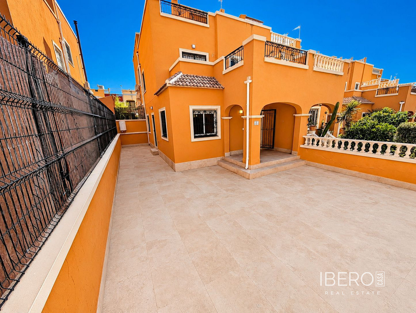 Casa 4+kk – Orihuela, Residencial Villas del Duque, Lagosol-Sector F-2 - Vista 2