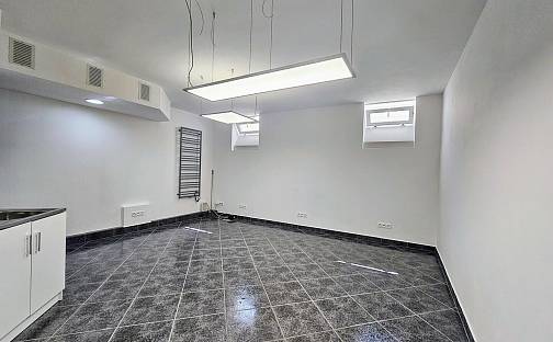Pronájem kanceláře 38 m², Boloňská, Praha 10 - Horní Měcholupy