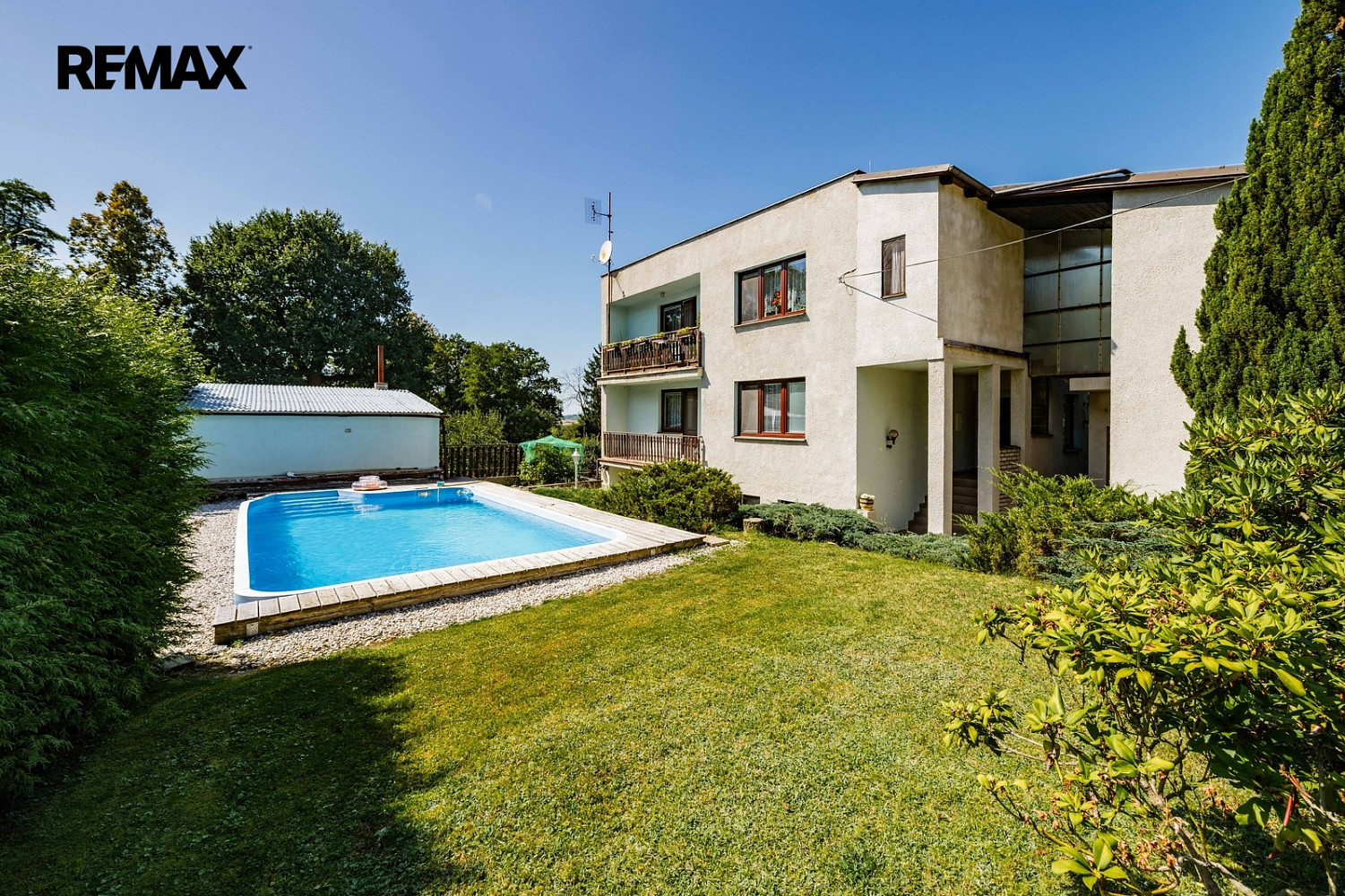 Prodej domu 290 m² s pozemkem 1 221 m² — photo 2