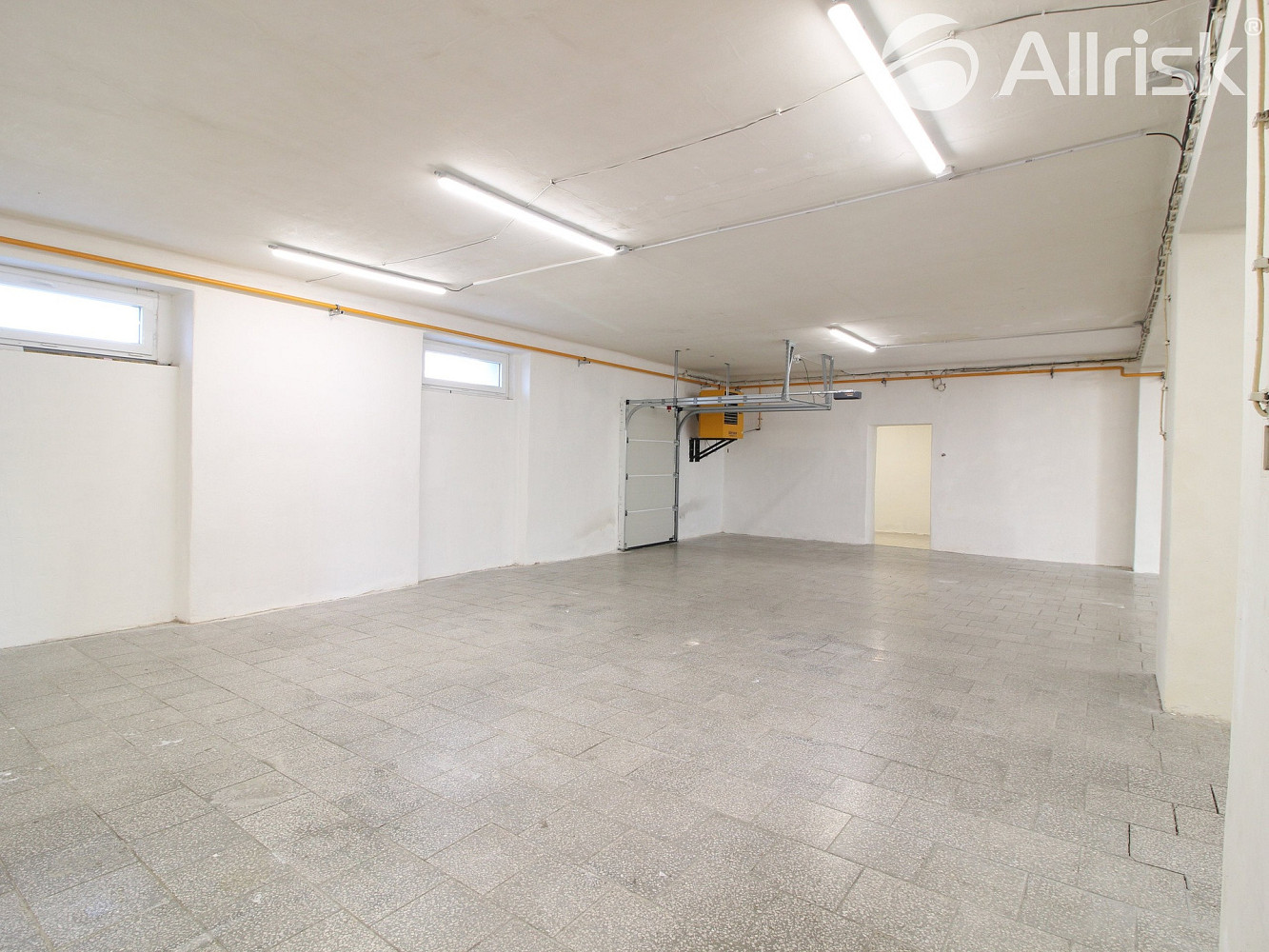 Pronájem skladovacích prostor 276 m²