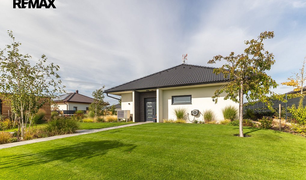 Prodej domu 180 m² s pozemkem 918 m², Černuc – náhled fotky 26