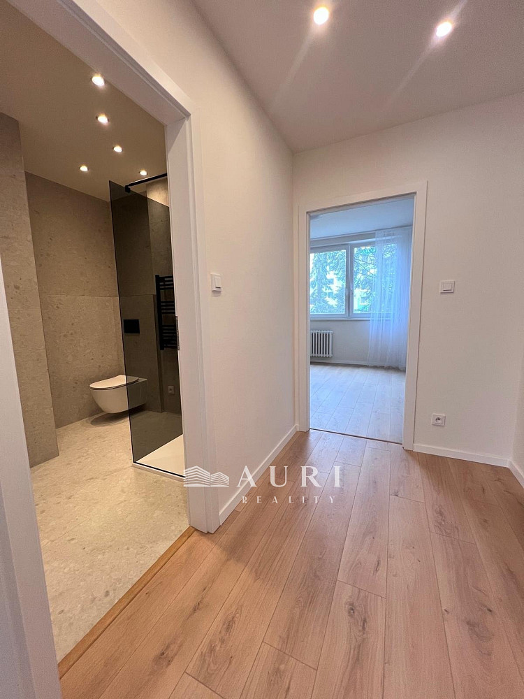 Prodej bytu 2+kk 45 m² – pohled 2