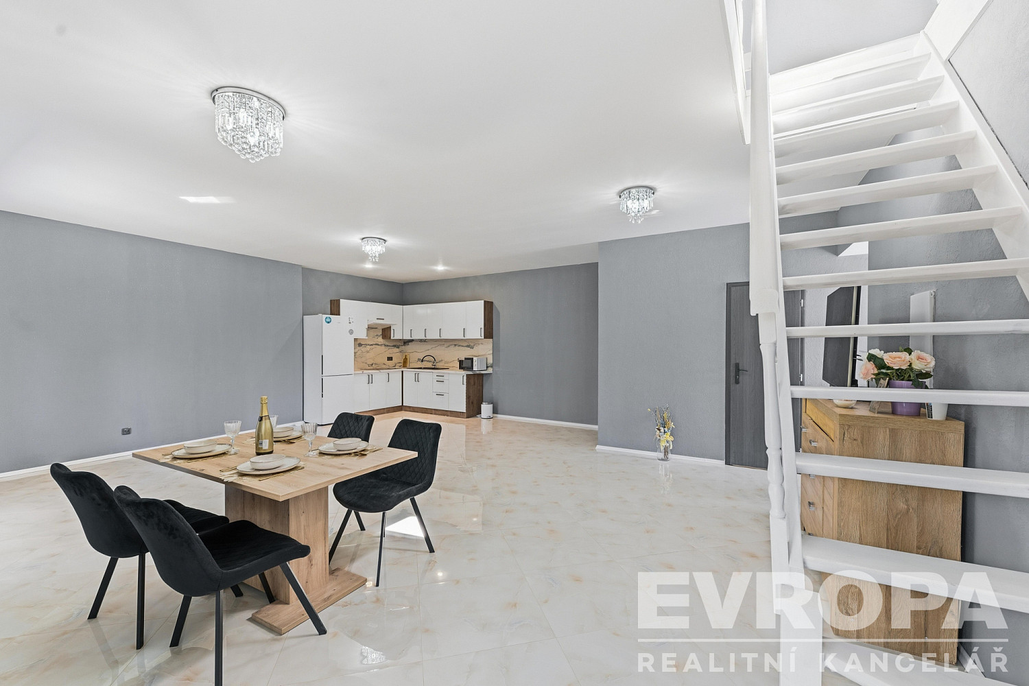 Pronájem domu 132 m² s pozemkem 346 m² — photo 3