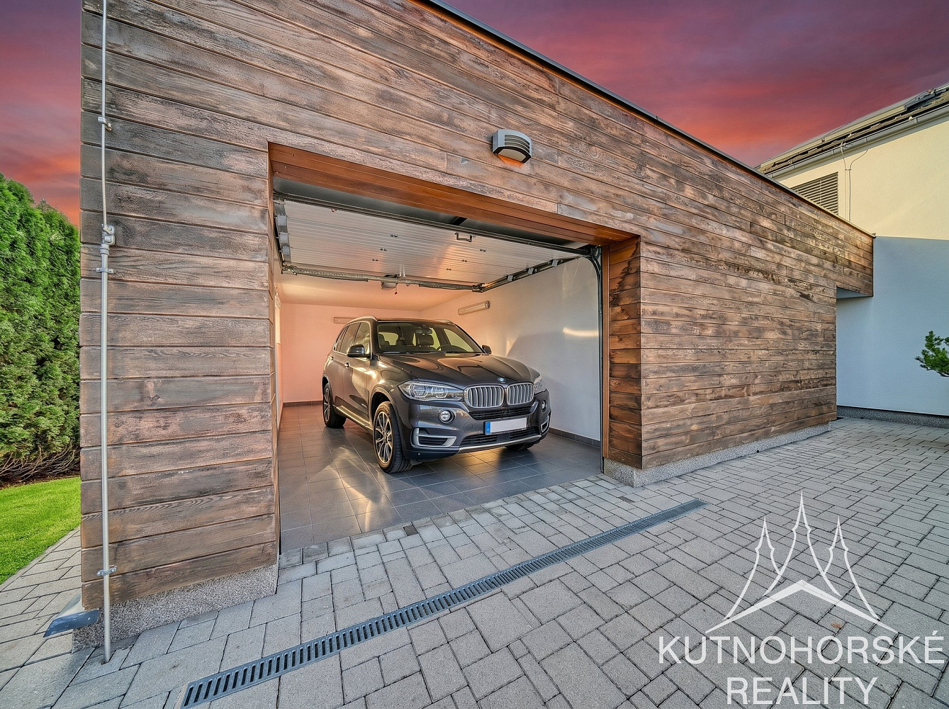 Prodej domu 252 m² s pozemkem 1 000 m² – pohled 4