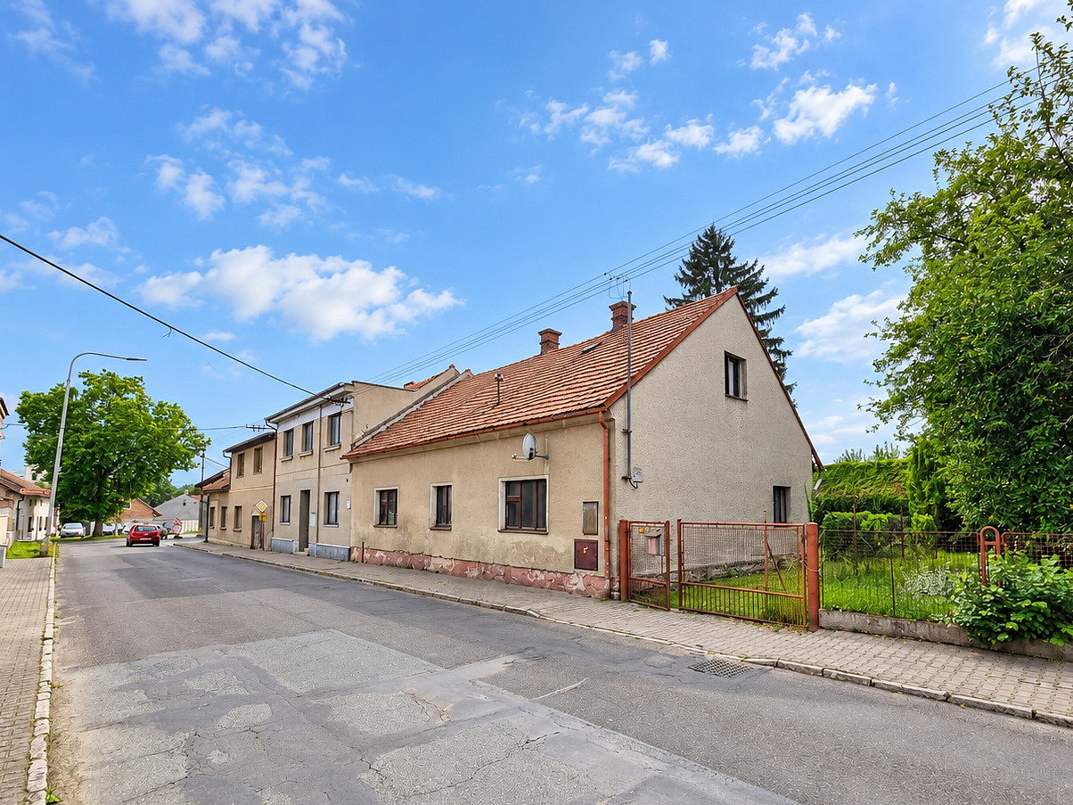 Prodej domu 240 m² s pozemkem 361 m²