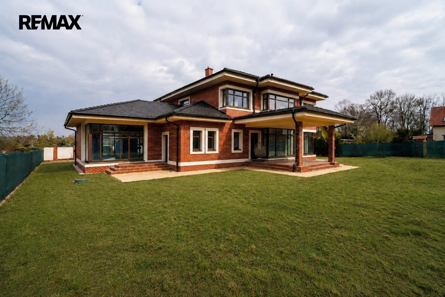 Prodej domu 363 m² s pozemkem 1 608 m²