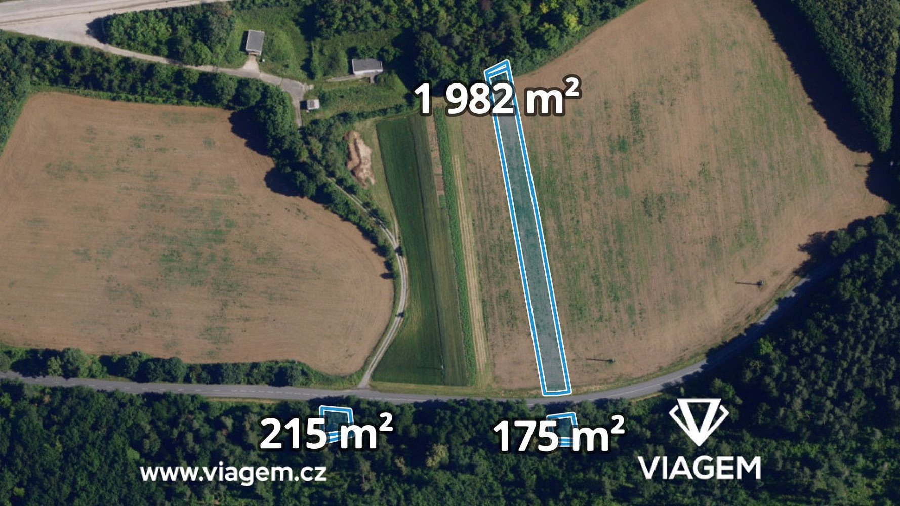 Prodej pole 2 372 m²