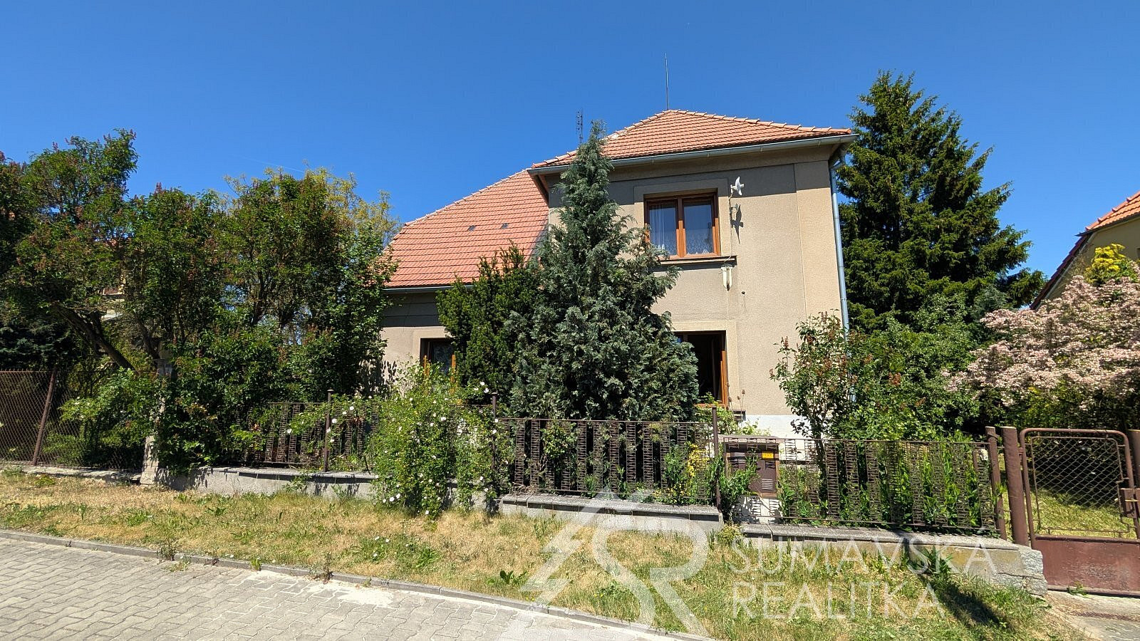 Prodej domu 1 020 m² s pozemkem 1 065 m² – fotografie 2