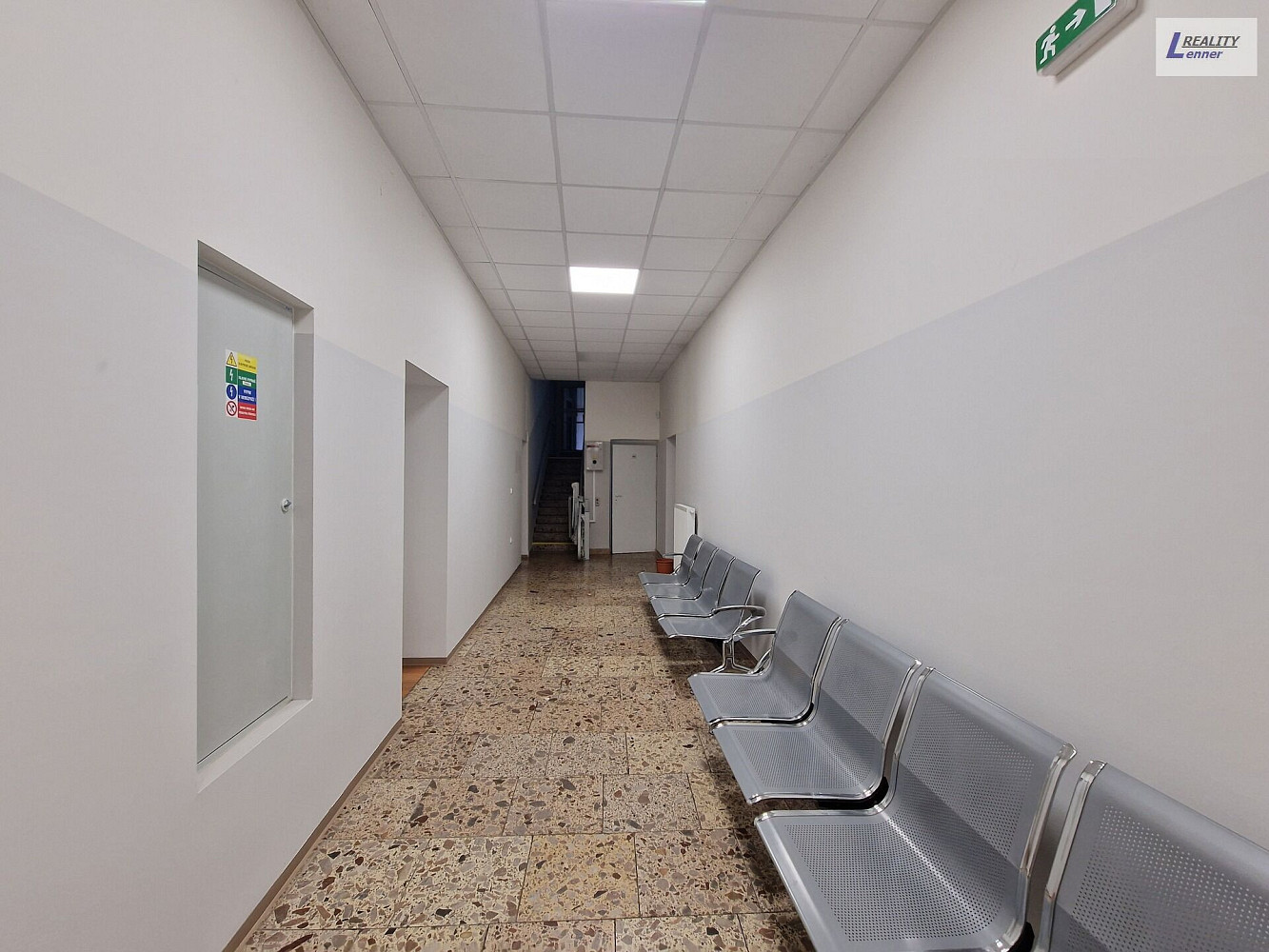 Pronájem kanceláře 28 m² – fotografie 5