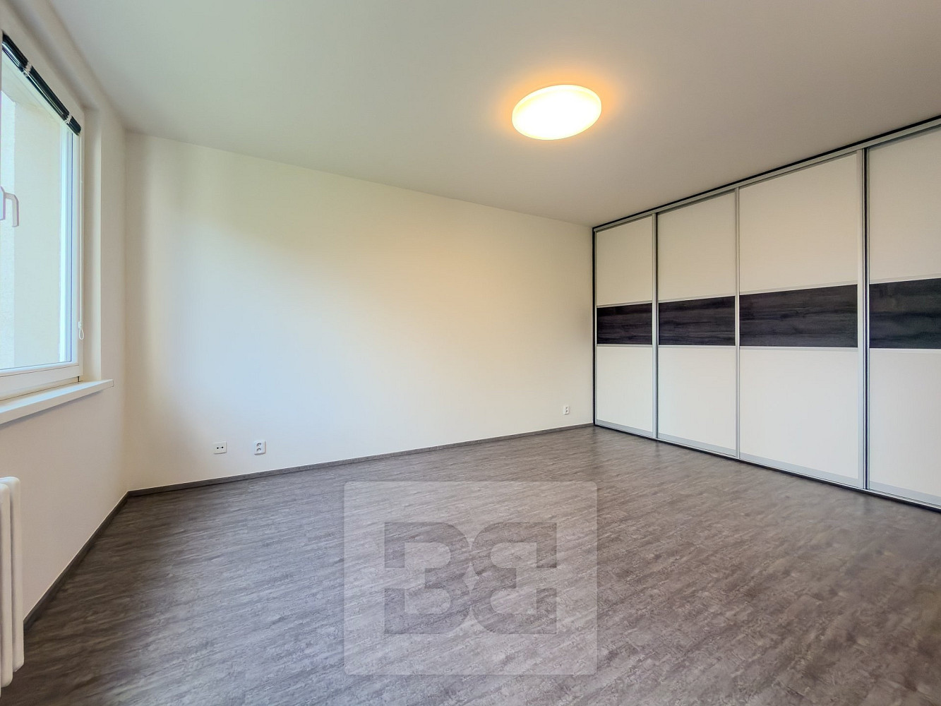 Pronájem bytu 1+kk 31 m² – fotografie 3
