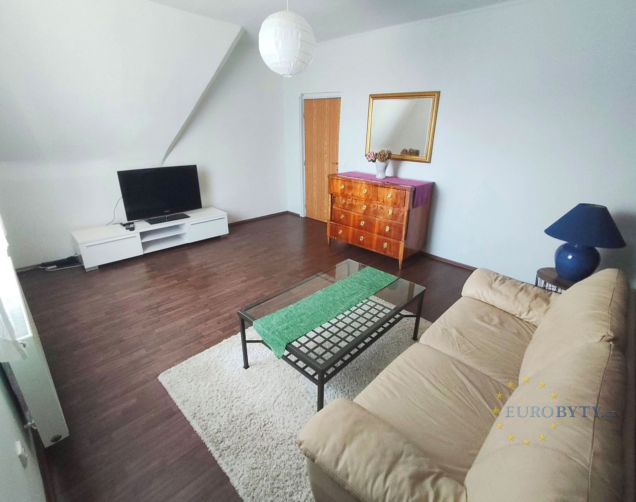 Pronájem bytu 2+1 70 m² – fotografie 4