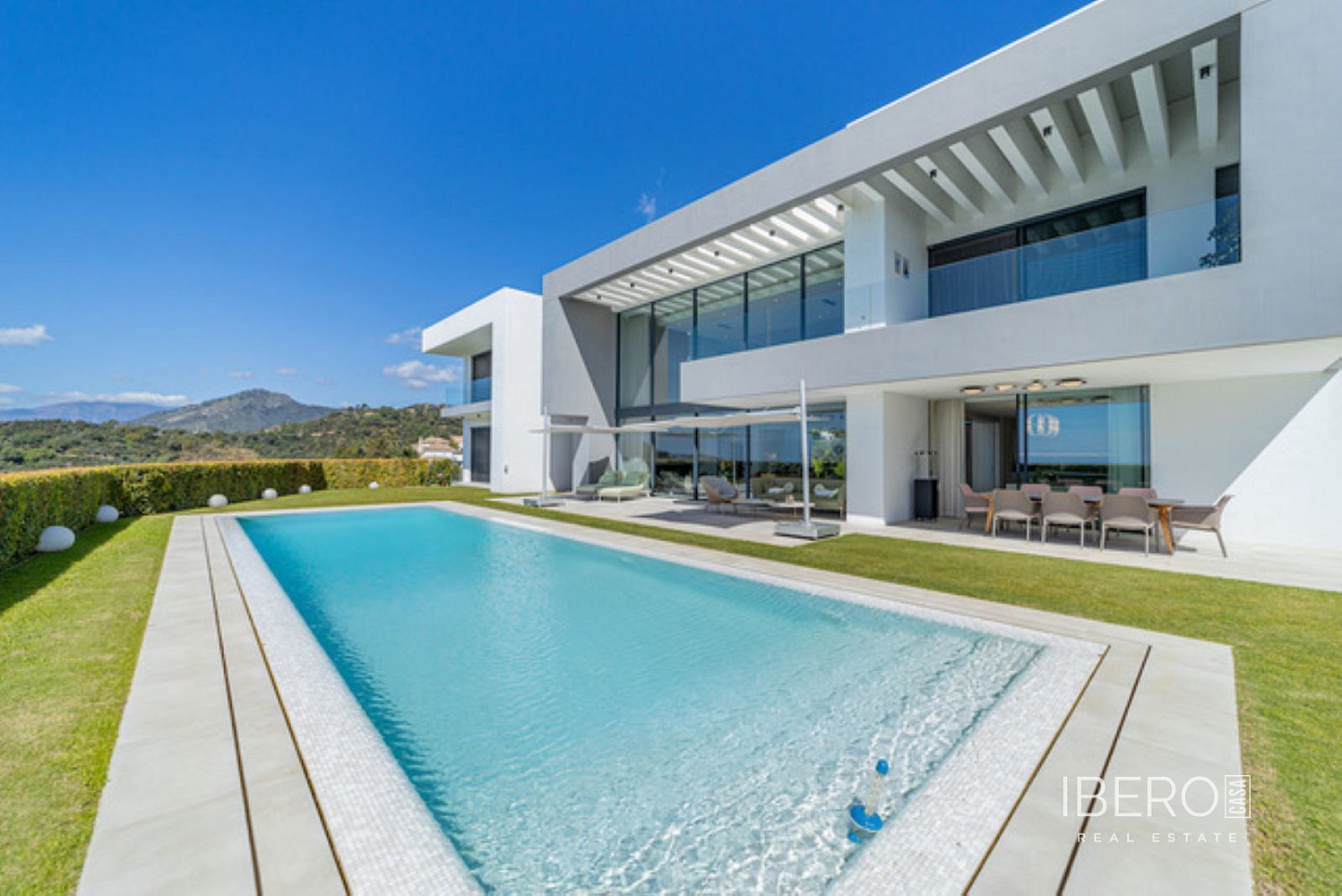 Prodej domu 791 m² s pozemkem 1 918 m²